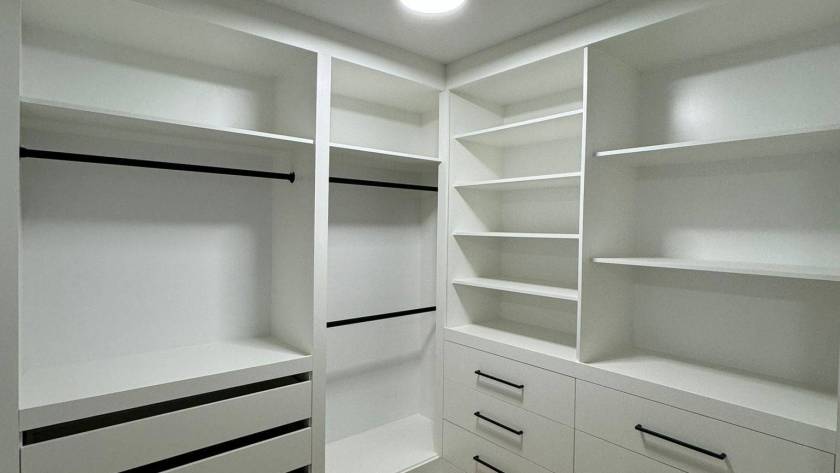 Closet 03